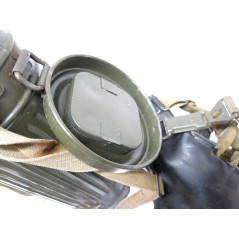 Masque à gaz Allemand 1942  dans sa boite métal ref 258