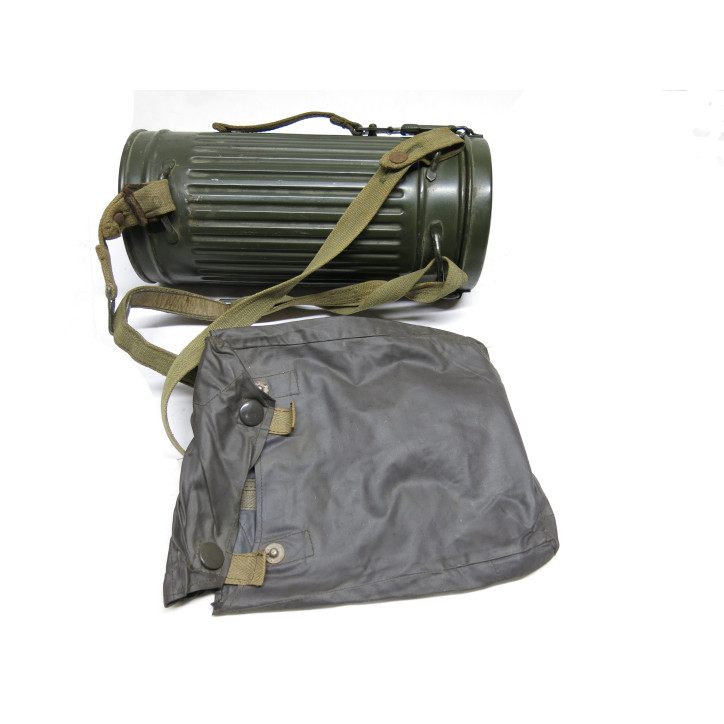 Masque à gaz Allemand 1942  dans sa boite métal ref 258
