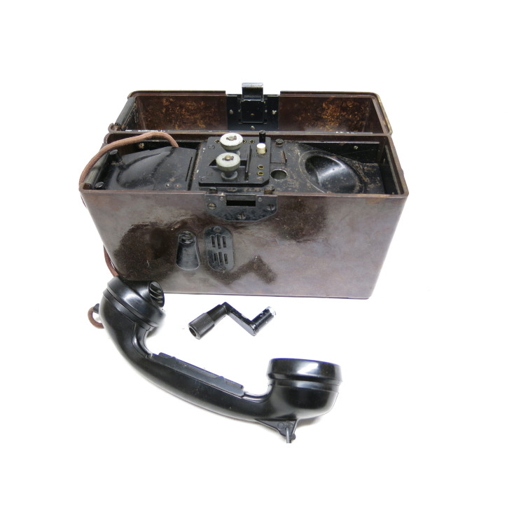 Téléphone de campagne Allemand WH 1943  bakélite ref 587