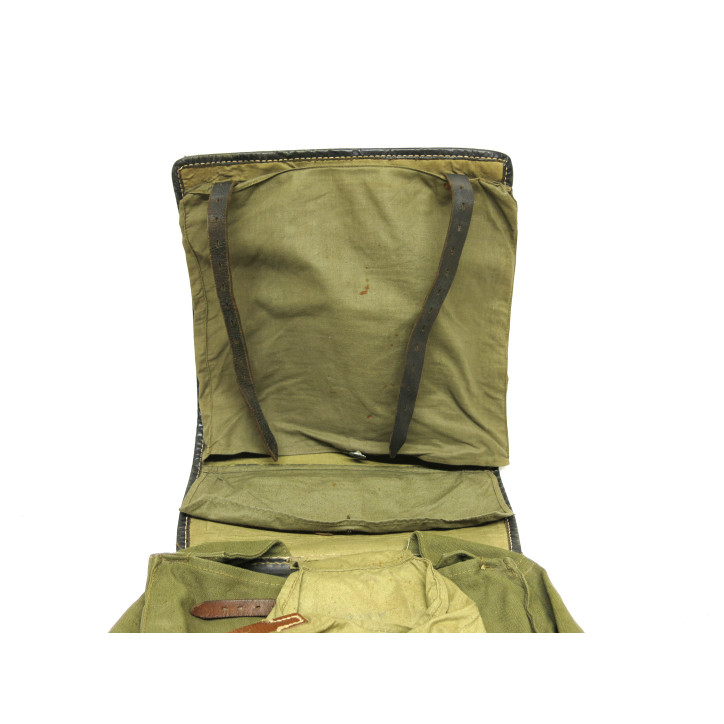 Sac a dos poil de vache Allemand daté 1942  ref 422