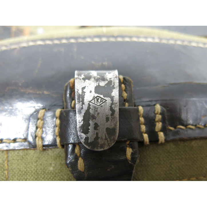 Sac a dos poil de vache Allemand daté 1942  ref 422