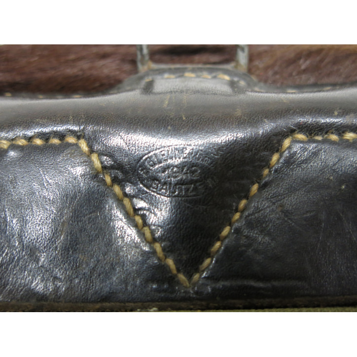 Sac a dos poil de vache Allemand daté 1942  ref 422