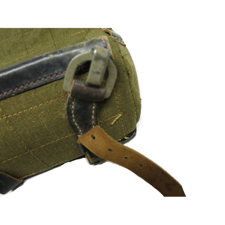 Sac a dos poil de vache Allemand daté 1942  ref 777