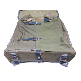 Sac a dos poil de vache Allemand daté 1942  ref 777