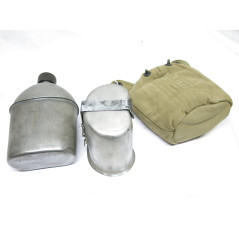 Gourde originale  US 1942 complète avec quart et housse ref 800 