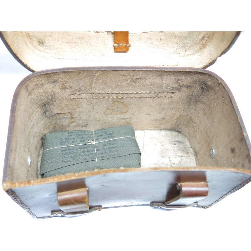 Trousse en cuir originale infirmier Allemand 1940 ref  58 