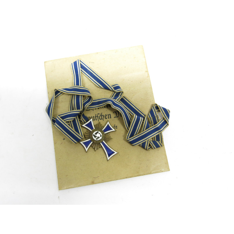 Croix des mères Allemande originale 39/45 avec ruban et pochette ref  100 
