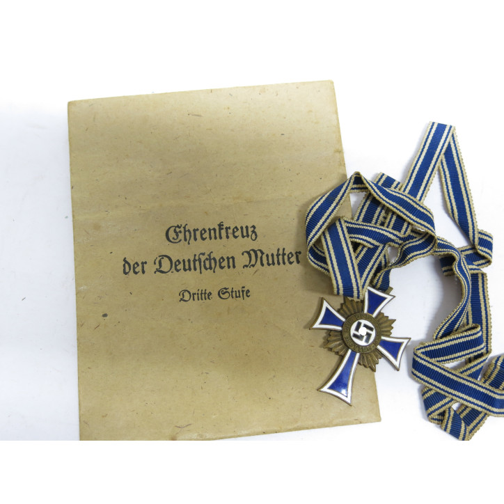 Croix des mères Allemande originale 39/45 avec ruban et pochette ref  100 