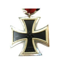 Croix de Fer Allemande originale 2° classe poincon 100 ref  102 