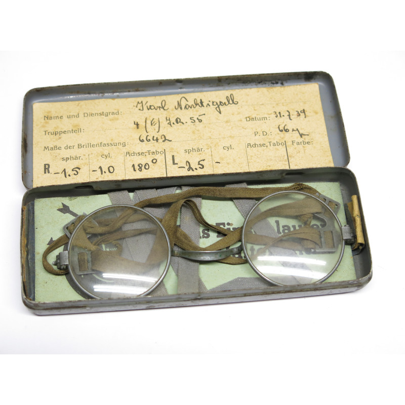 Boite en tole avec lunette Dienst  brille Allemande originale  ww2 ref 102  ref 28 