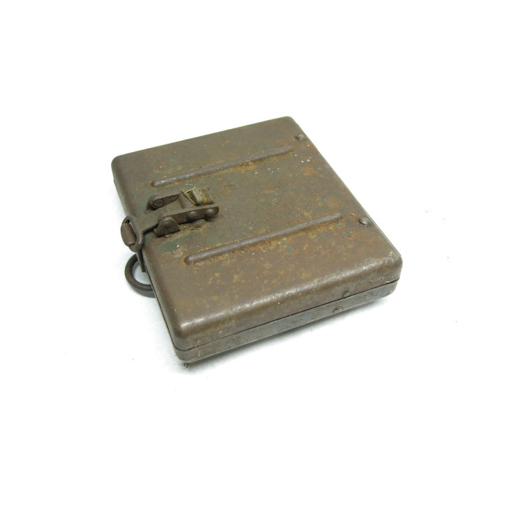 Boite vide de  servant de mortier Allemand WH 39/45 ref 269