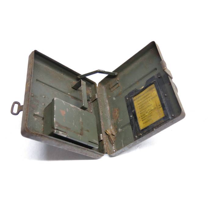 Boite vide de  servant de mortier Allemand WH 39/45 ref 269