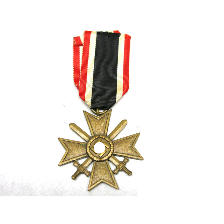 Croix du merite 1939 avec glaives  originale ref 400