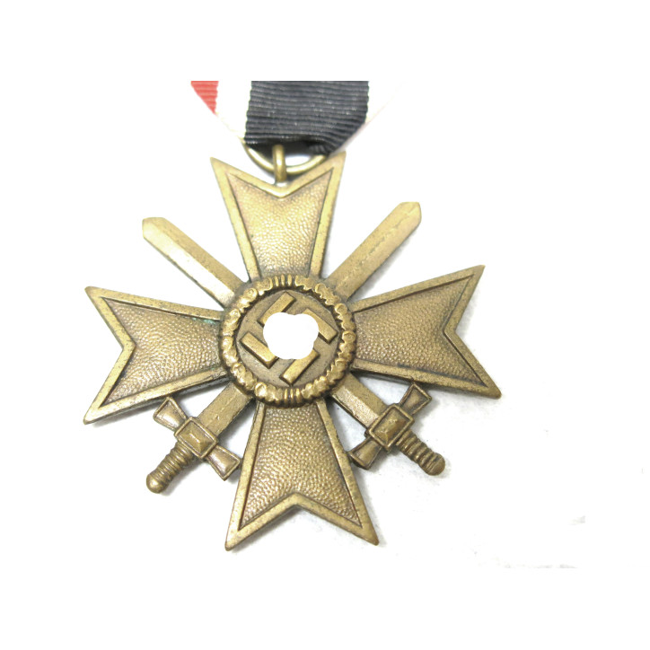 Croix du merite 1939 avec glaives  originale ref 400