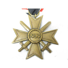 Croix du merite 1939 avec glaives  originale ref 400