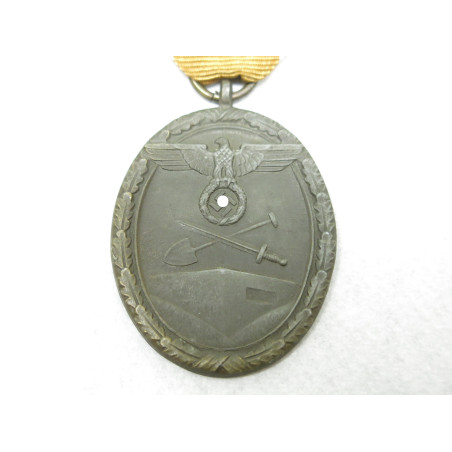 Médaille du mur de l'atlantique avec ruban originale 39/45 Réf 600 