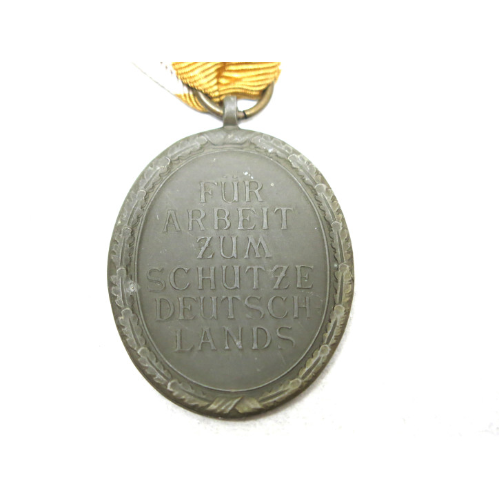 Médaille du mur de l'atlantique avec ruban originale 39/45 Réf 600 
