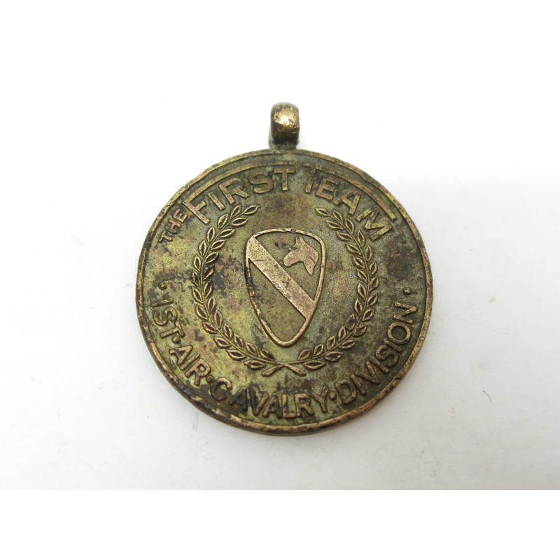 Medaille first cavalerie US Vietnam ref 102
