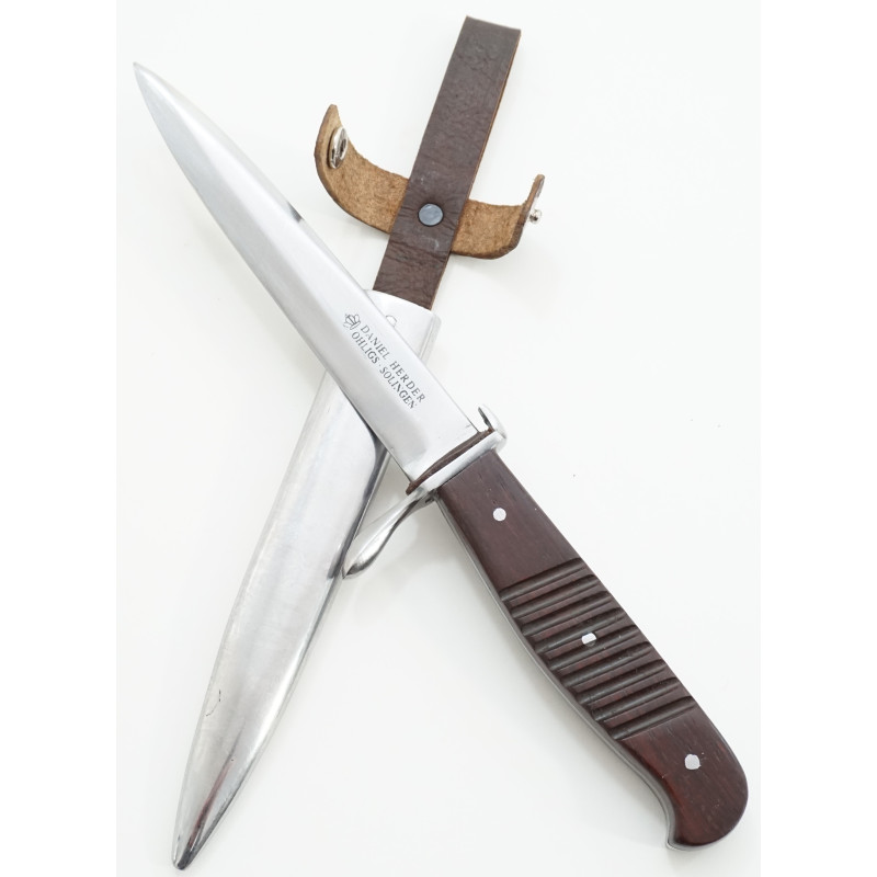 Poignard de tranchée Allemand Daniel Herder Solingen Poignard de tranchée Allemand Daniel Herder Solingen