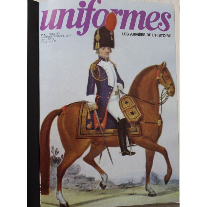 Album Uniformes No 6 avec couverture illustrée : revues No 49 à 54