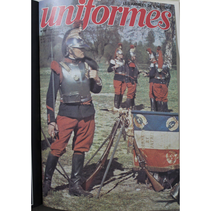 Album Uniformes No 8 avec couverture illustrée : revues No 61 à 66
