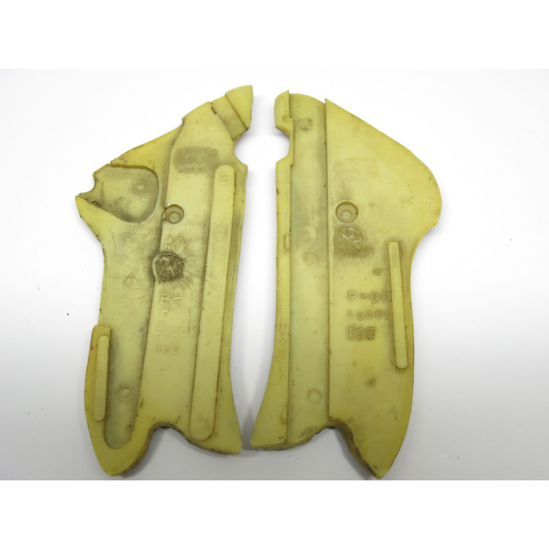 Paire de plaquettes Franzite US pour P08 Luger  ref 48