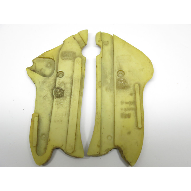 Paire de plaquettes Franzite US pour P08 Luger  ref 48