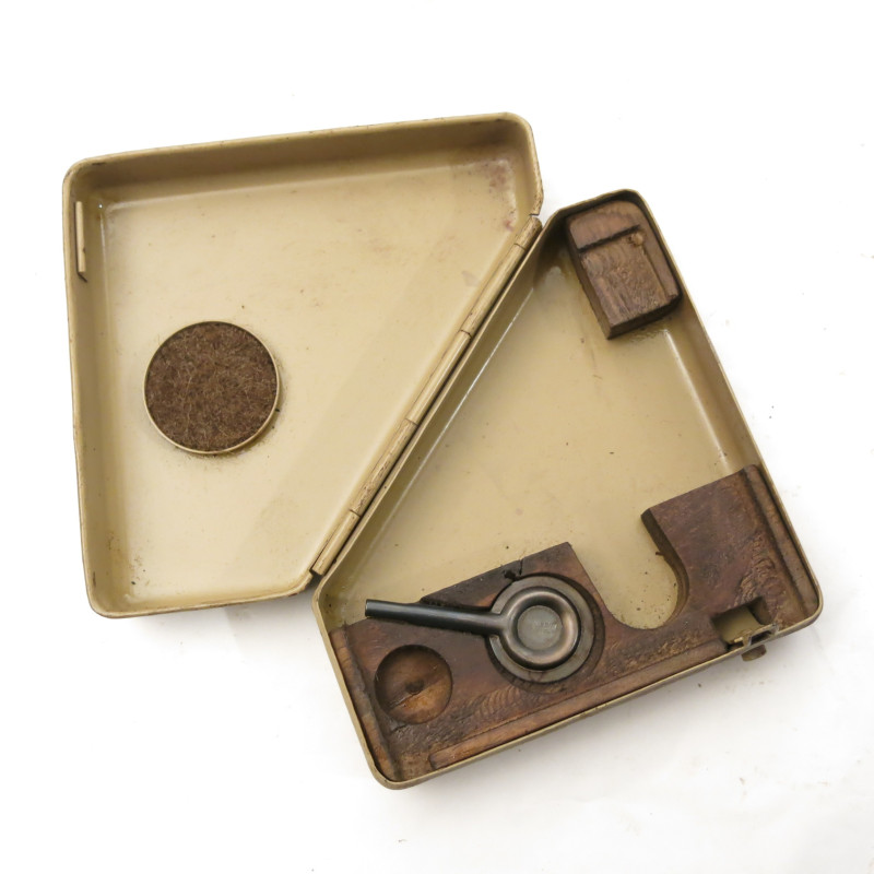 Boite avec clé  pour niveau WM 35 artillerie  Allemand ww2 ref bo 456