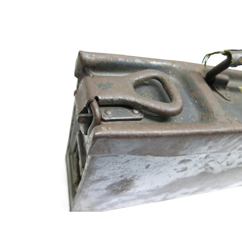 Boite a munitions acier MG ref  147 