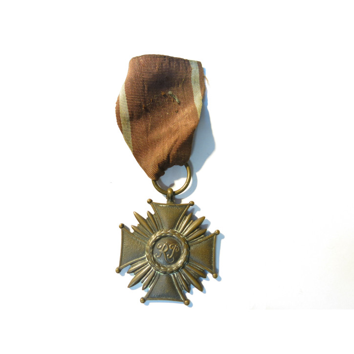 Médaille croix du mérite Pologne Réf 60 
