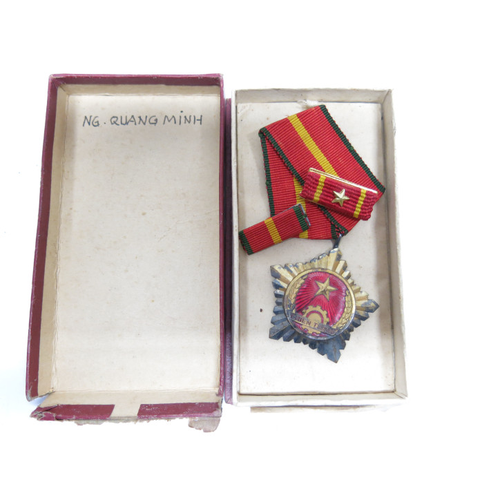 Medaille Chien Thang Nord Vietnam 1 etoile avec boite ref 88 