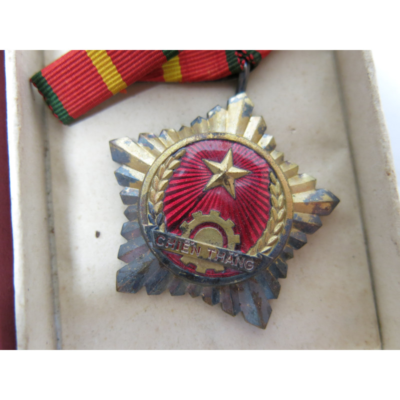 Medaille Chien Thang Nord Vietnam 1 etoile avec boite ref 88 