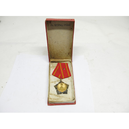 Medaille Khang Chien Nord Vietnam 1 etoile ref 800