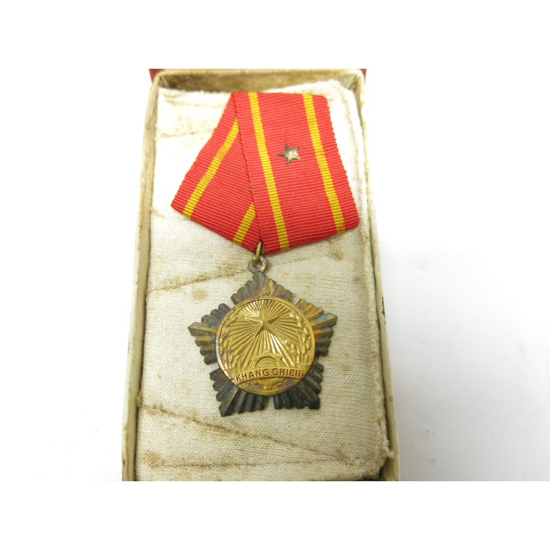 Medaille Khang Chien Nord Vietnam 1 etoile ref 800