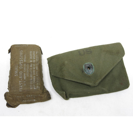 Porte pansement toile original avec pansement  US WW2 - REF 60 