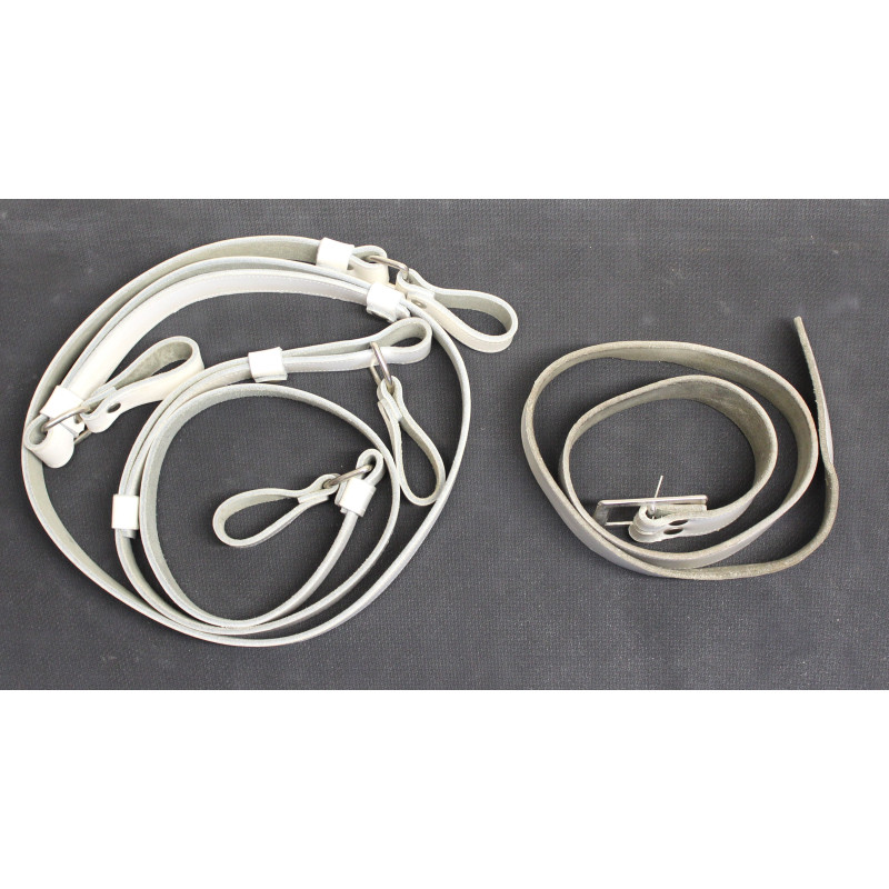 Ensemble ceinture et deux bretelles (baudrier) en cuir blanc militaire