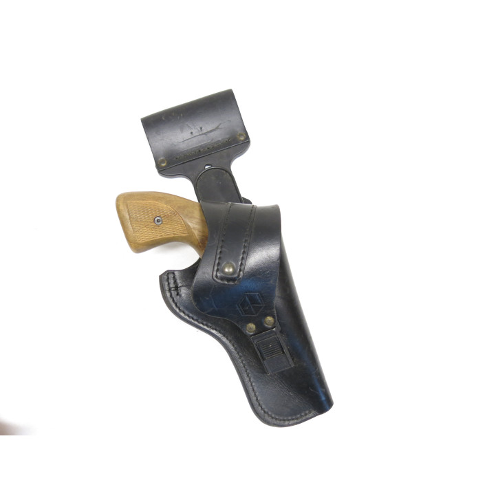 Etui cuir revolver  de 2 a 4 pouces ref 200 
