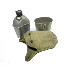 Gourde originale US 1944 complète avec quart et housse ref 980