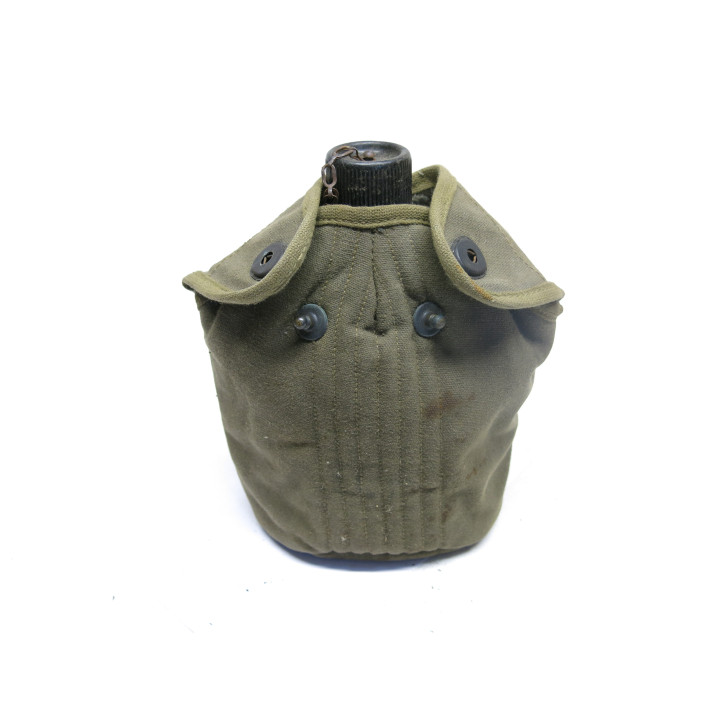 Gourde originale  US 1943 complète avec quart et housse ref  780