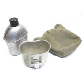 Gourde originale  US 1943 complète avec quart et housse ref  780