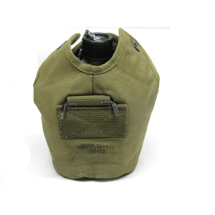 Gourde originale US 1944 complète avec quart et housse ref 850 Gourde originale US 1944 complète avec quart et housse ref 850