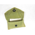 Porte pansement avec 2 pansements US original toile US M1924 daté 1943  ref 33