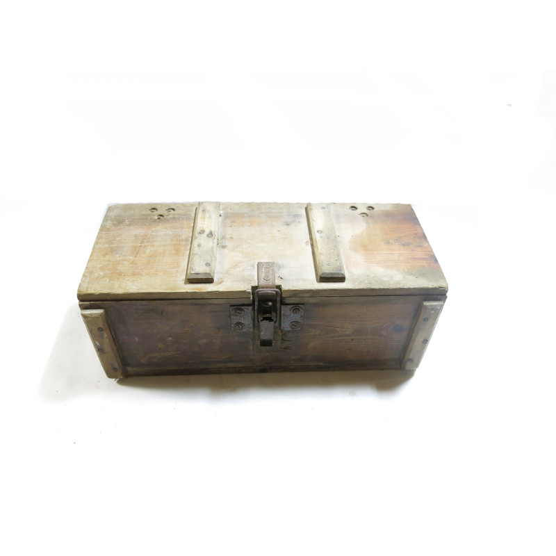 Caisse Allemande pour 20 grenades à fusil G.Pzgr. 1943  ref 654