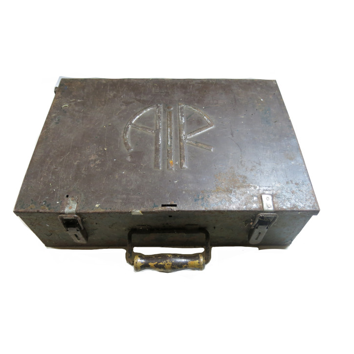 Caisse metal non identifiée  ref 741