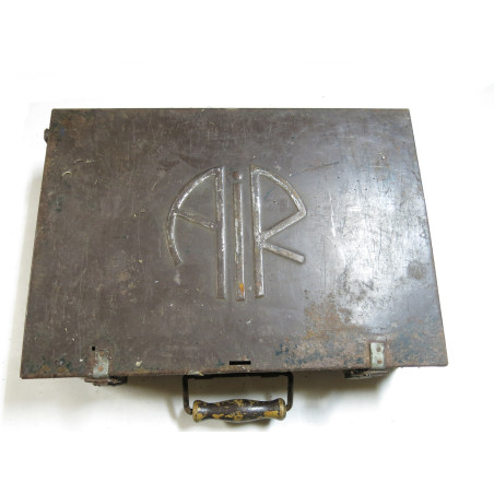 Caisse metal non identifiée ref 741