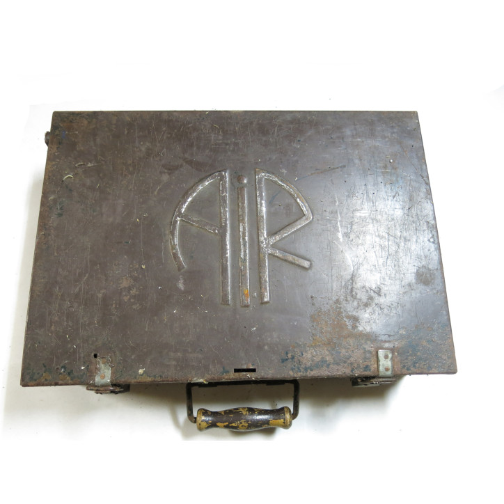 Caisse metal non identifiée  ref 741