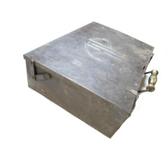 Caisse metal non identifiée  ref 741