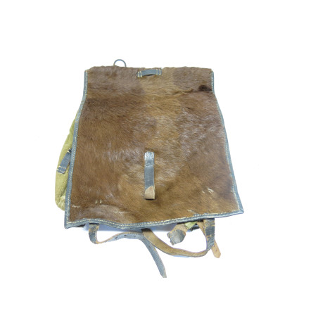 Sac a dos poil de vache Allemand daté 1941  ref  1010