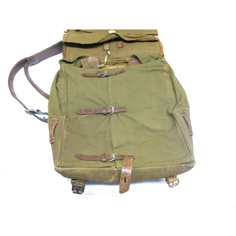 Sac a dos poil de vache Allemand daté 1939   ref  1040