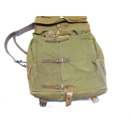Sac a dos poil de vache Allemand daté 1939   ref  1040